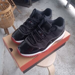 Jordan 11 Low Bred 2025 10.5 Men